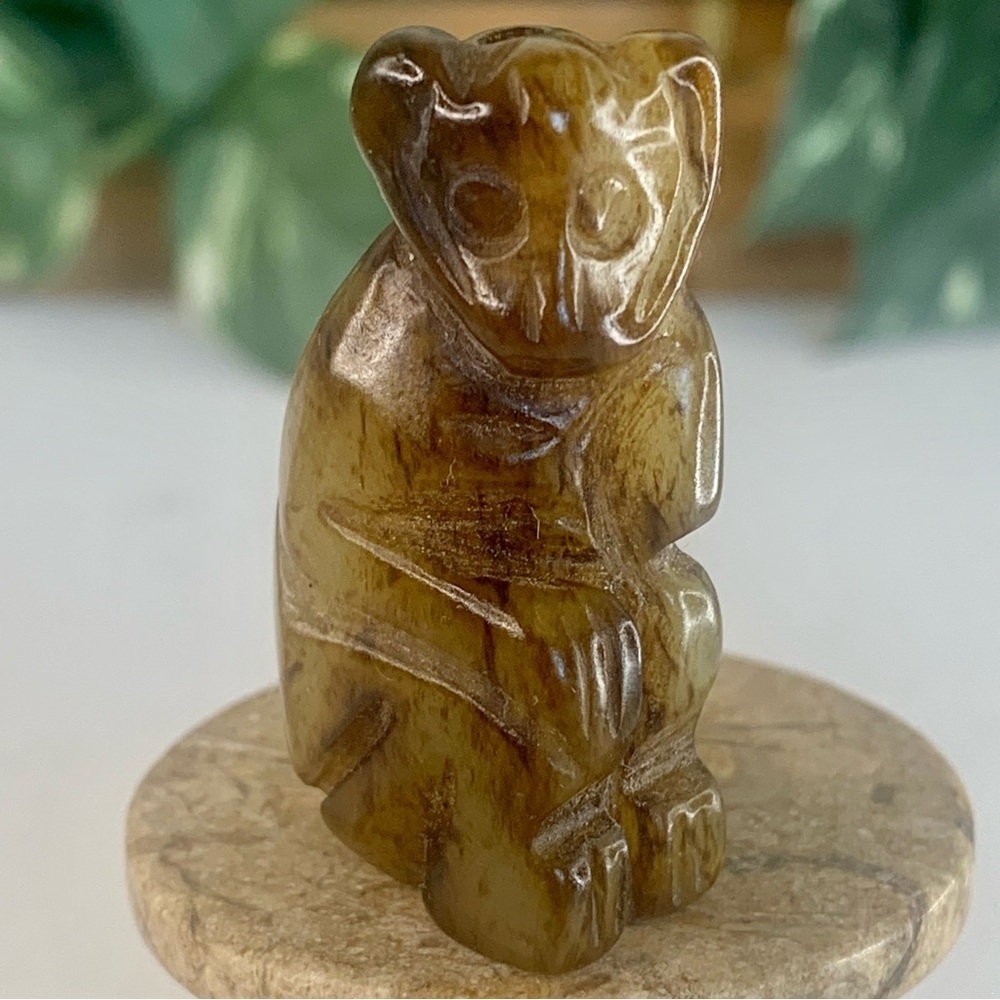 Vintage Chinese Zodiac Jade Monkey Pendant Bead Hand Carved Miniature Animal 1.7 - Picture 2 of 12